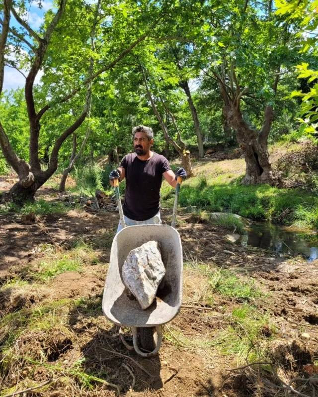 Avrupa Yakası'nın Şesu’su İstanbul’u terk etti. Şimdi tarlada turp ekiyor - Resim: 12